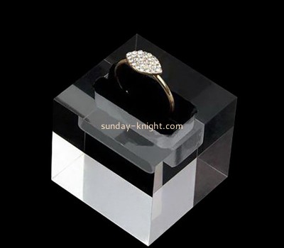 Wholesale custom acrylic retail ring display block JDK-756